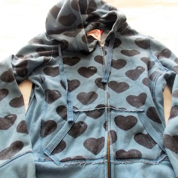 Sizes Small/Medium Sweatshirts - Picture 3 of 5